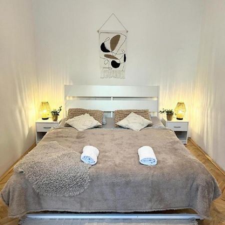 Apartment Cecil - Old Town Bratislava Ngoại thất bức ảnh