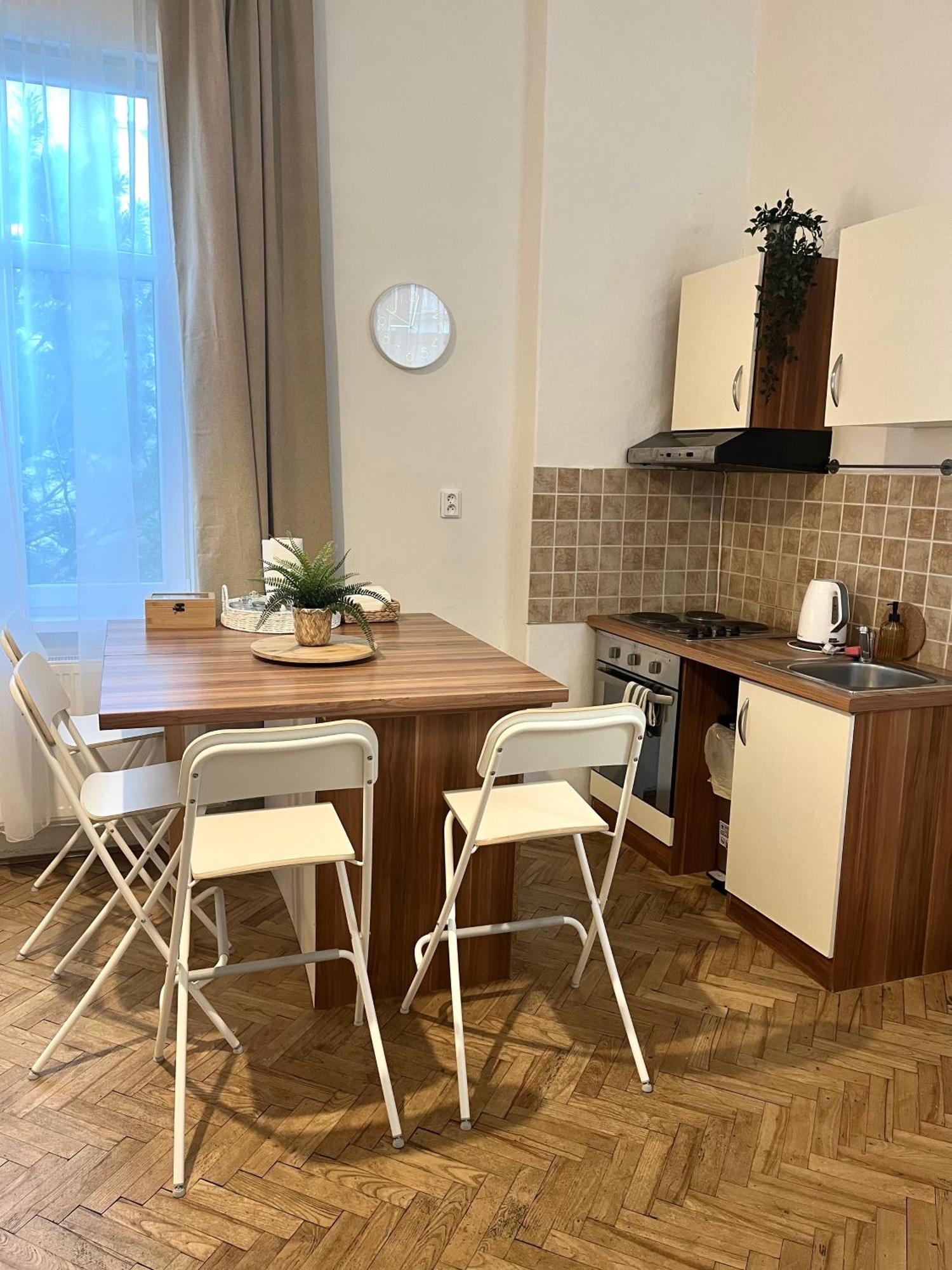 Apartment Cecil - Old Town Bratislava Ngoại thất bức ảnh