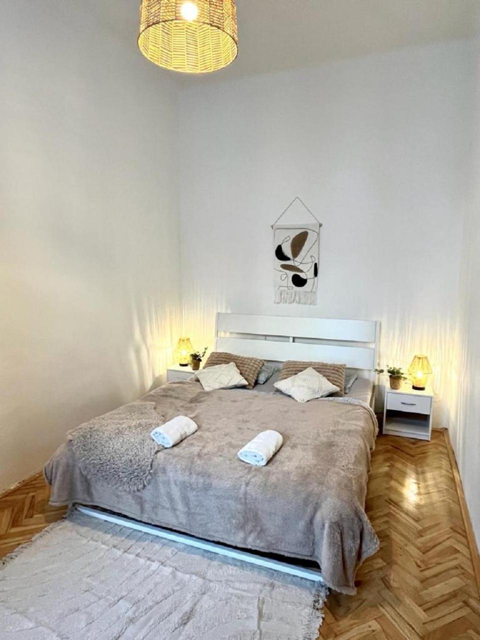 Apartment Cecil - Old Town Bratislava Ngoại thất bức ảnh